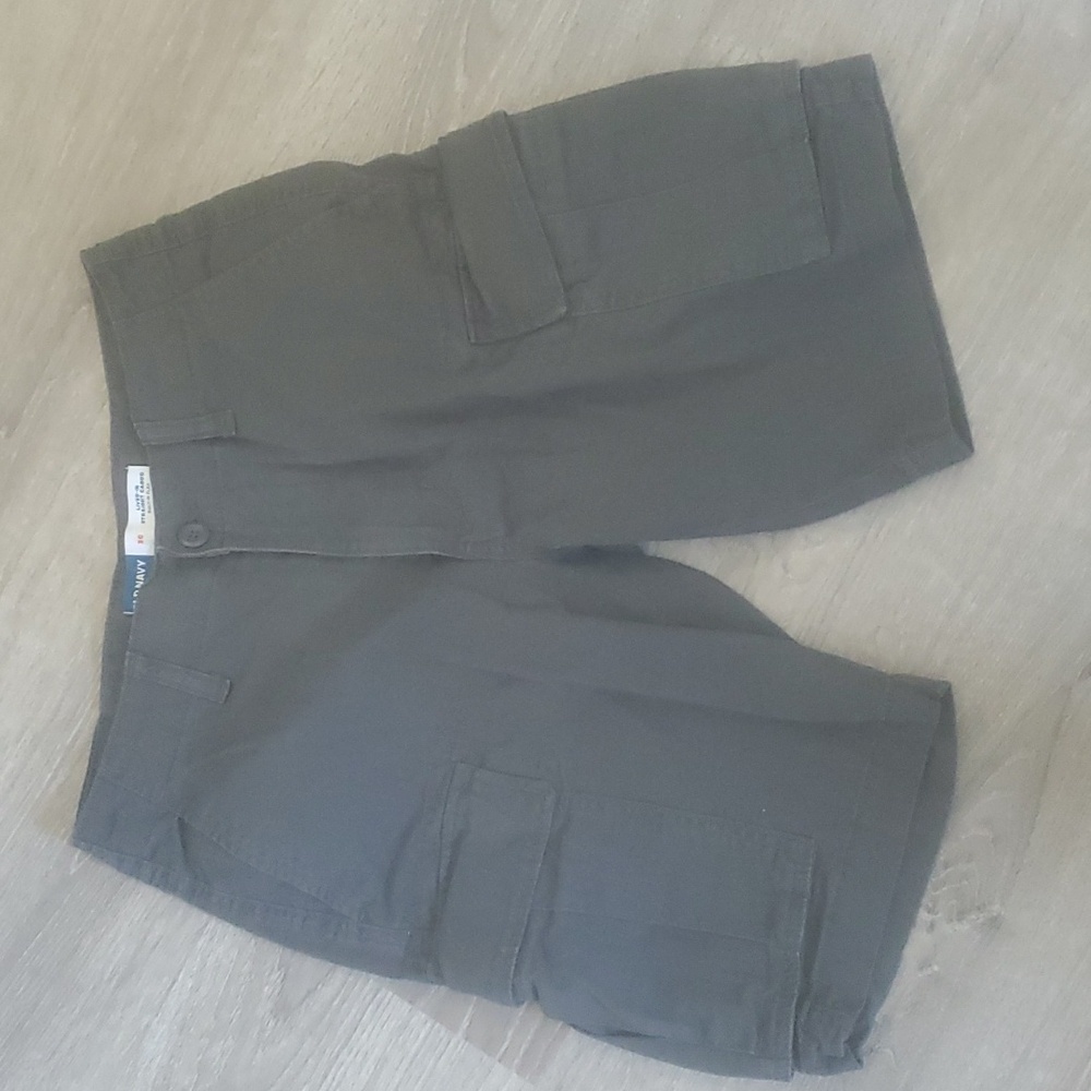Old Navy Cargo Shorts 30 Lived in